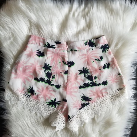 Ina Shorts - Picture 2 of 4